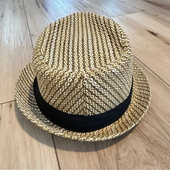 Stylish Straw Fedora Hat with Black Band - Picture 2 of 4